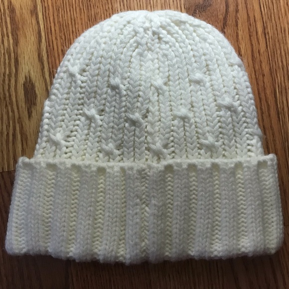 NWOT Michael Kors White Winter Hat - Picture 2 of 2